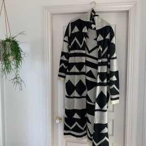 Boho Maxi Back/White Geo Print Sweater Coat (S/M)